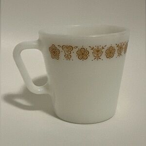 VINTAGE Pyrex White Mug Golden Butterfly
Coffee Cup